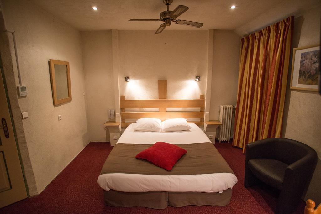 Logis Hotel Du Terreau Manosque Exterior photo